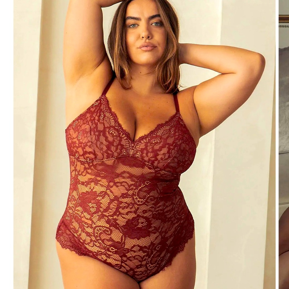 Women’s Pinsey shaping lace shapesuit in “berry” size XL  NEW WITH TAGS